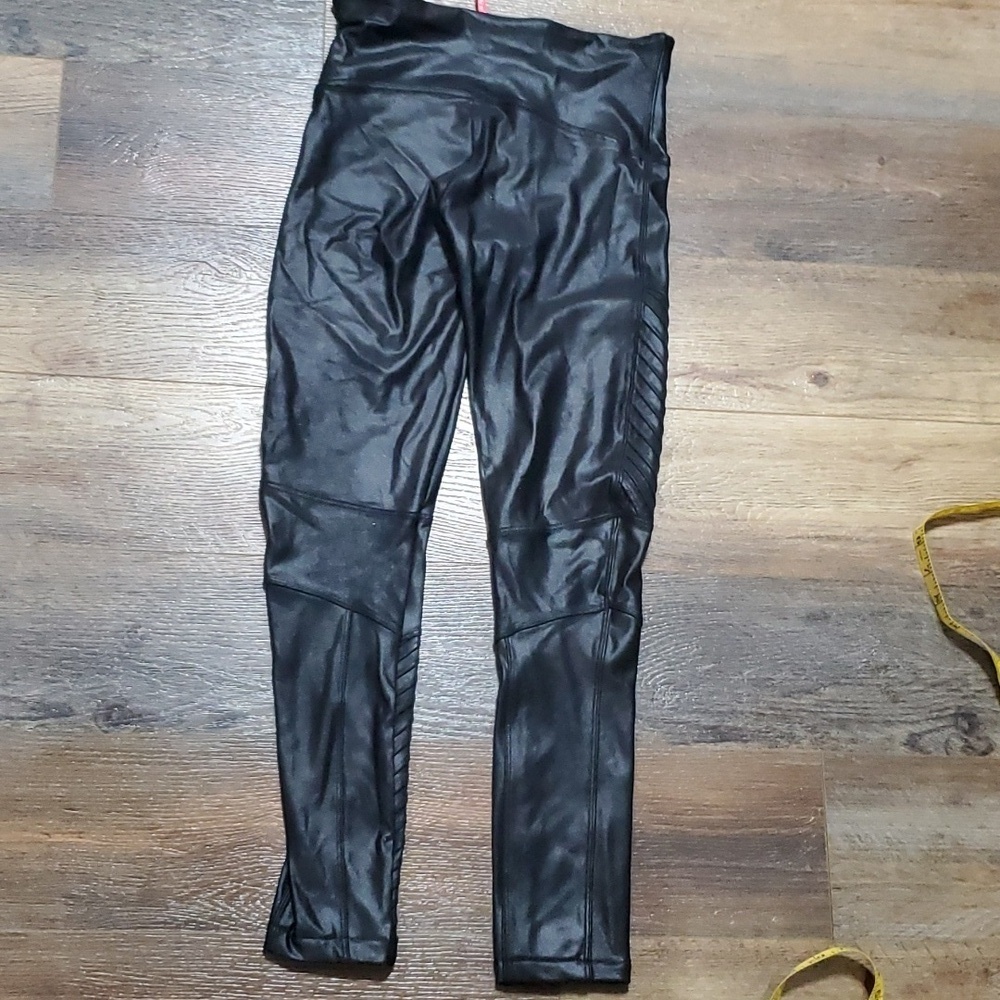 Spanx very black faux leather moto leggings - Picture 7 of 8